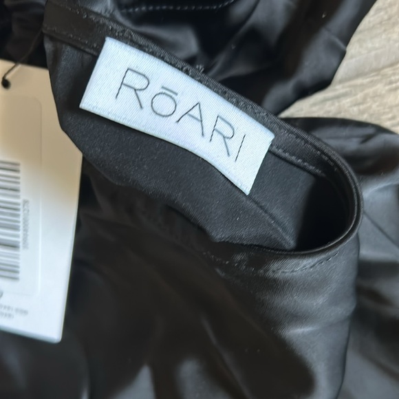 Roari paras dress in black - Picture 6 of 8